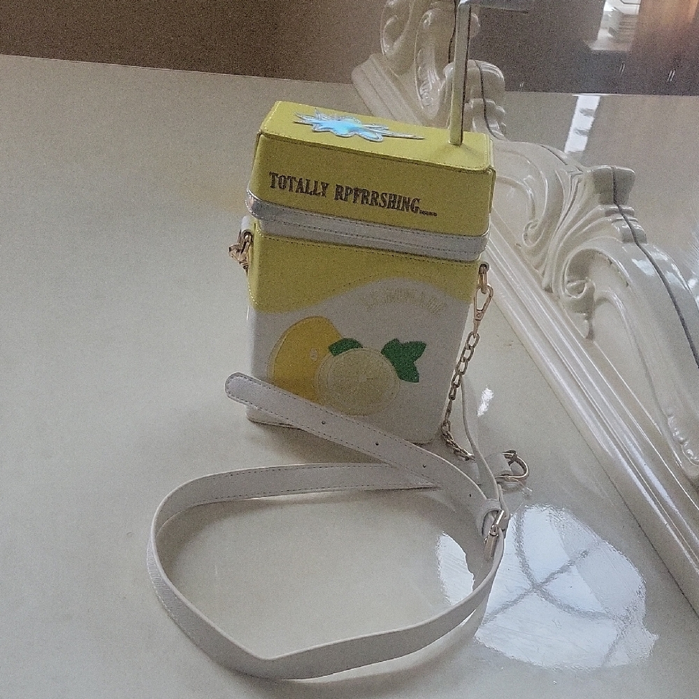 Lemonade Purse